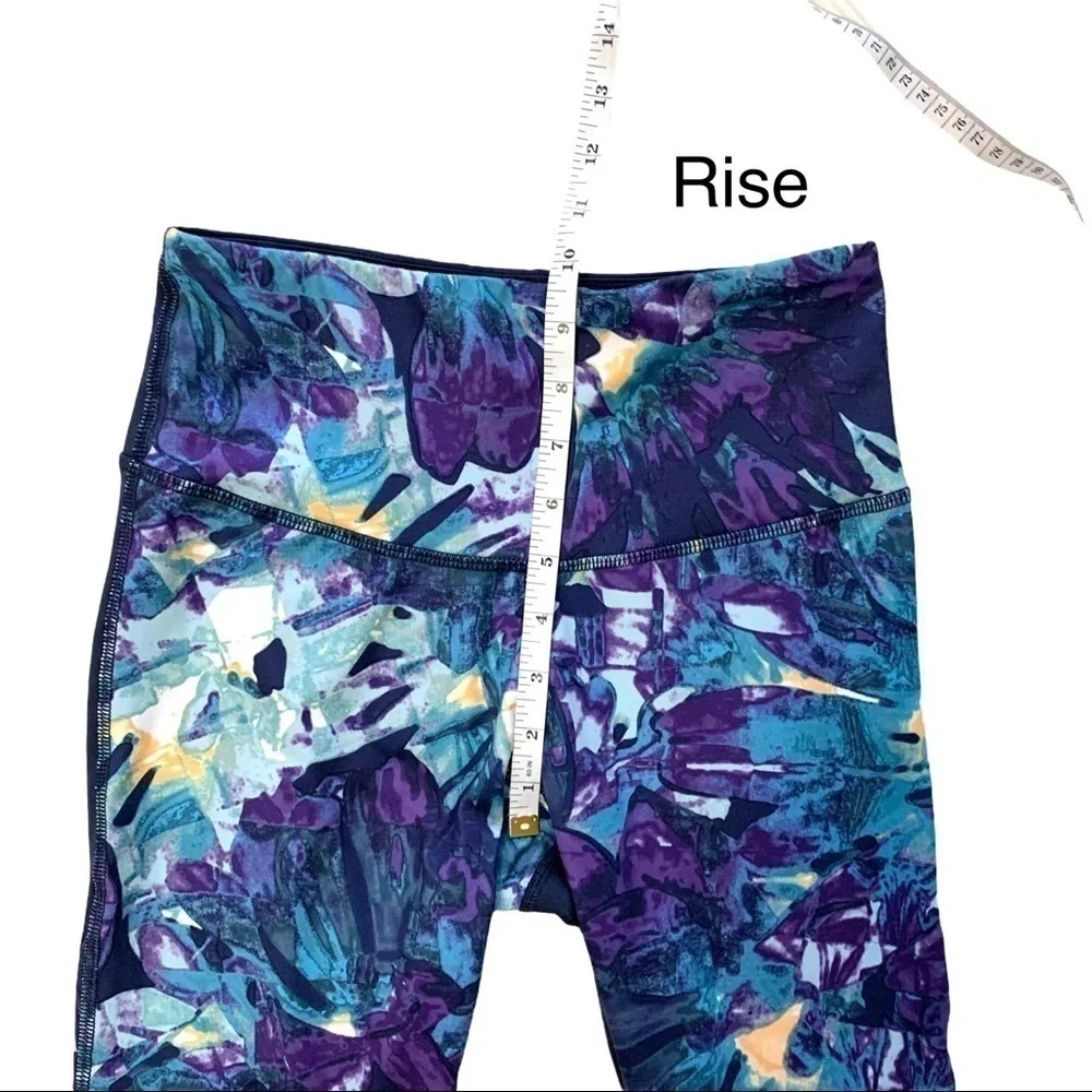 Champion Patterned Mid-Rise Mesh Capri Leggings S